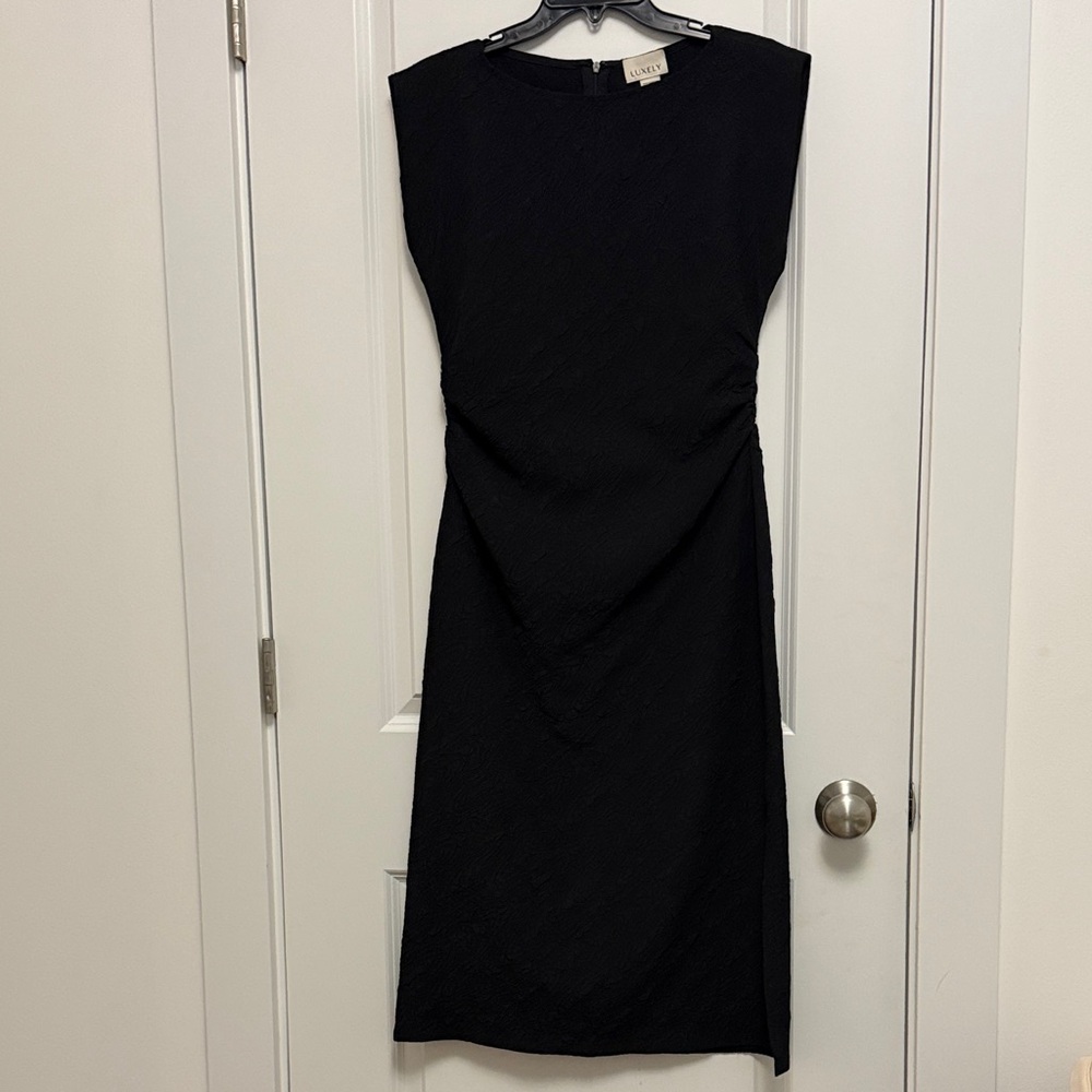 Elegant Black Midi Dress